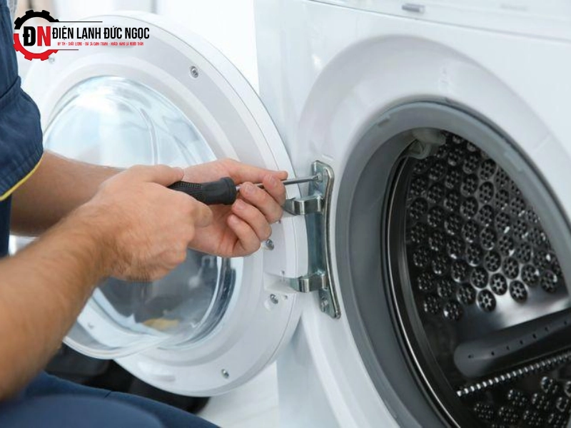 Điện Lạnh Đức Ngọc cung cấp dịch vụ sửa máy giặt chuyên nghiệp, uy tín