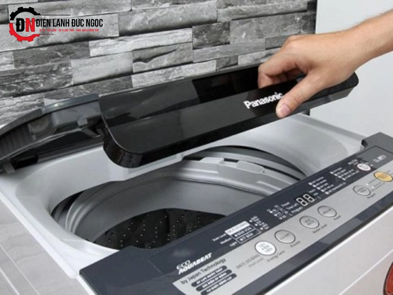 Công tắc, nắp máy giặt bị hỏng khiến máy báo lỗi U12