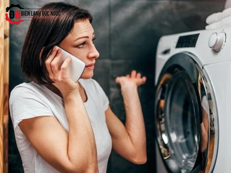 Các loại máy giặt cửa ngang hiện nay đều được trang bị cơ chế khóa cửa